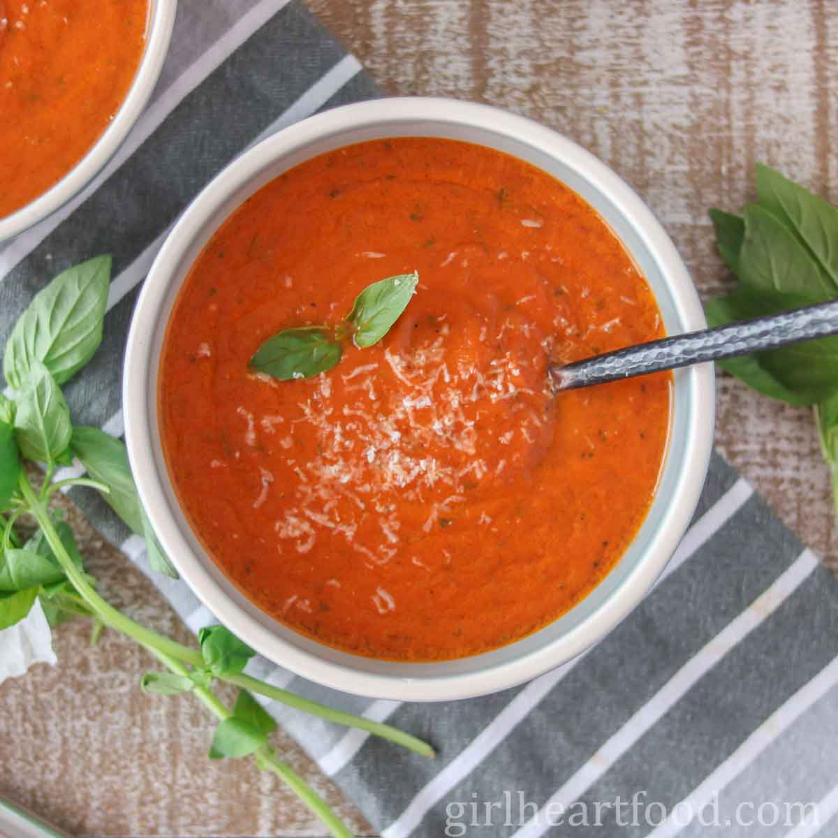 Old Fashioned Tomato Soup with Fresh Tomatoes – Classic