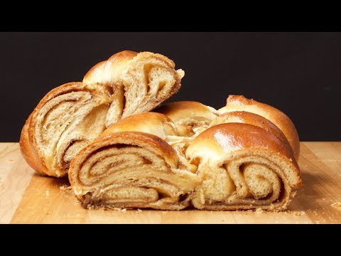 Cinnamon Roll Challah Recipe