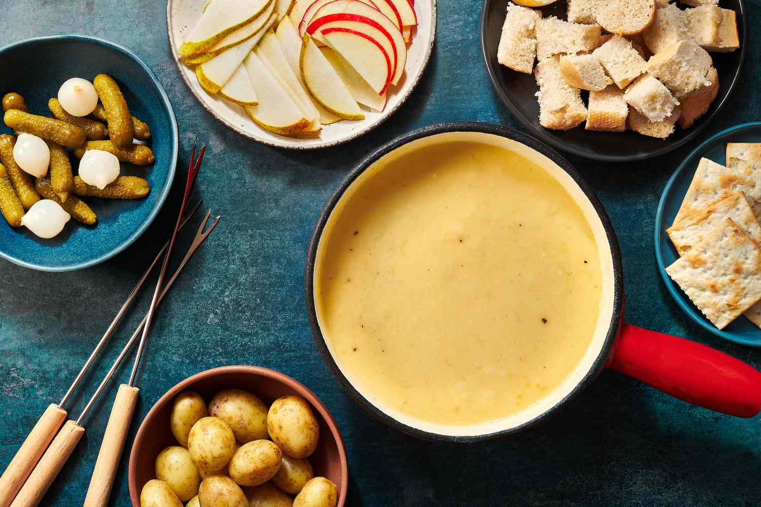 How to Prepare a Simple Cheese Fondue at Home