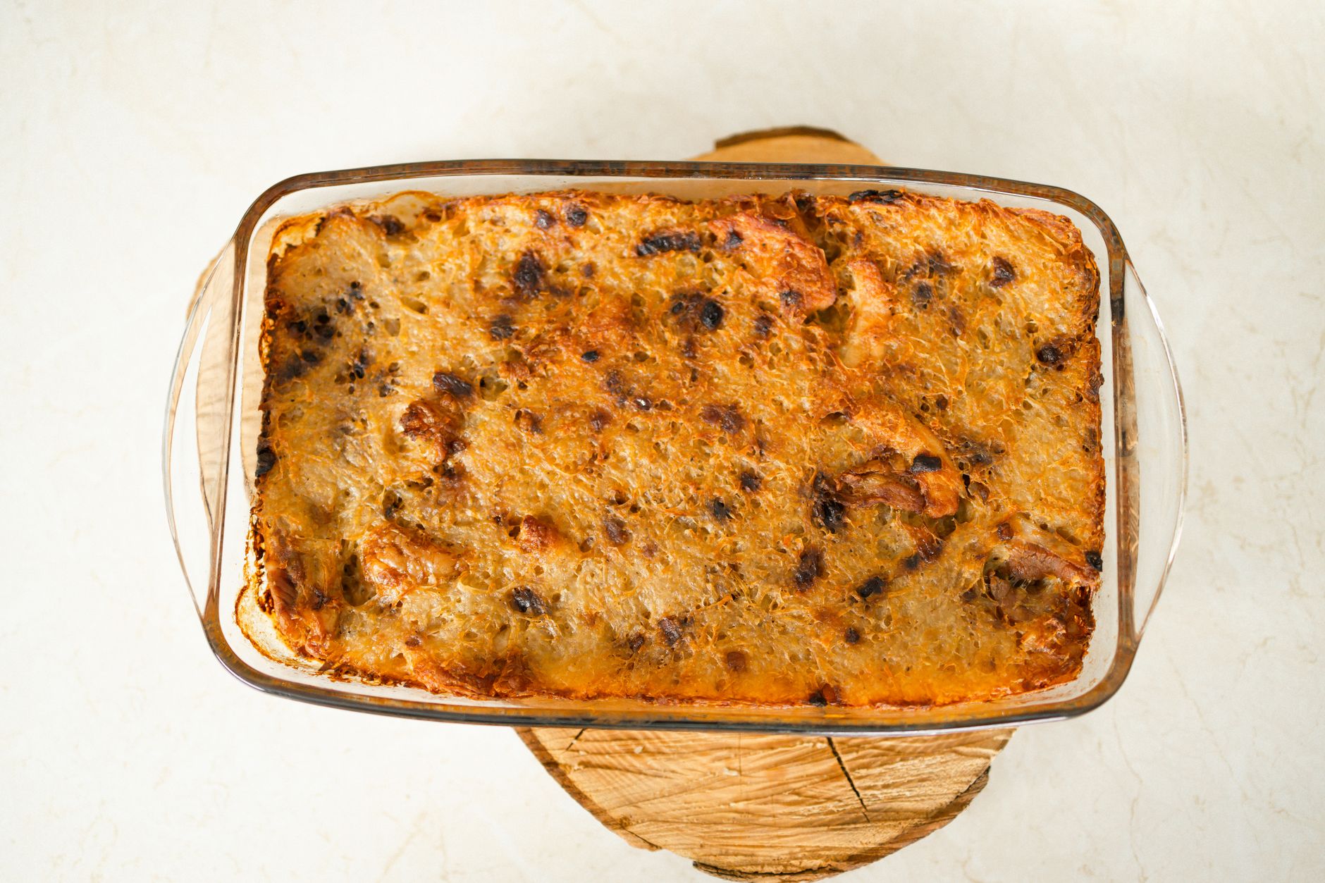 Le Creuset Stoneware Casserole Dish with Lid: Easy Dinner Ideas