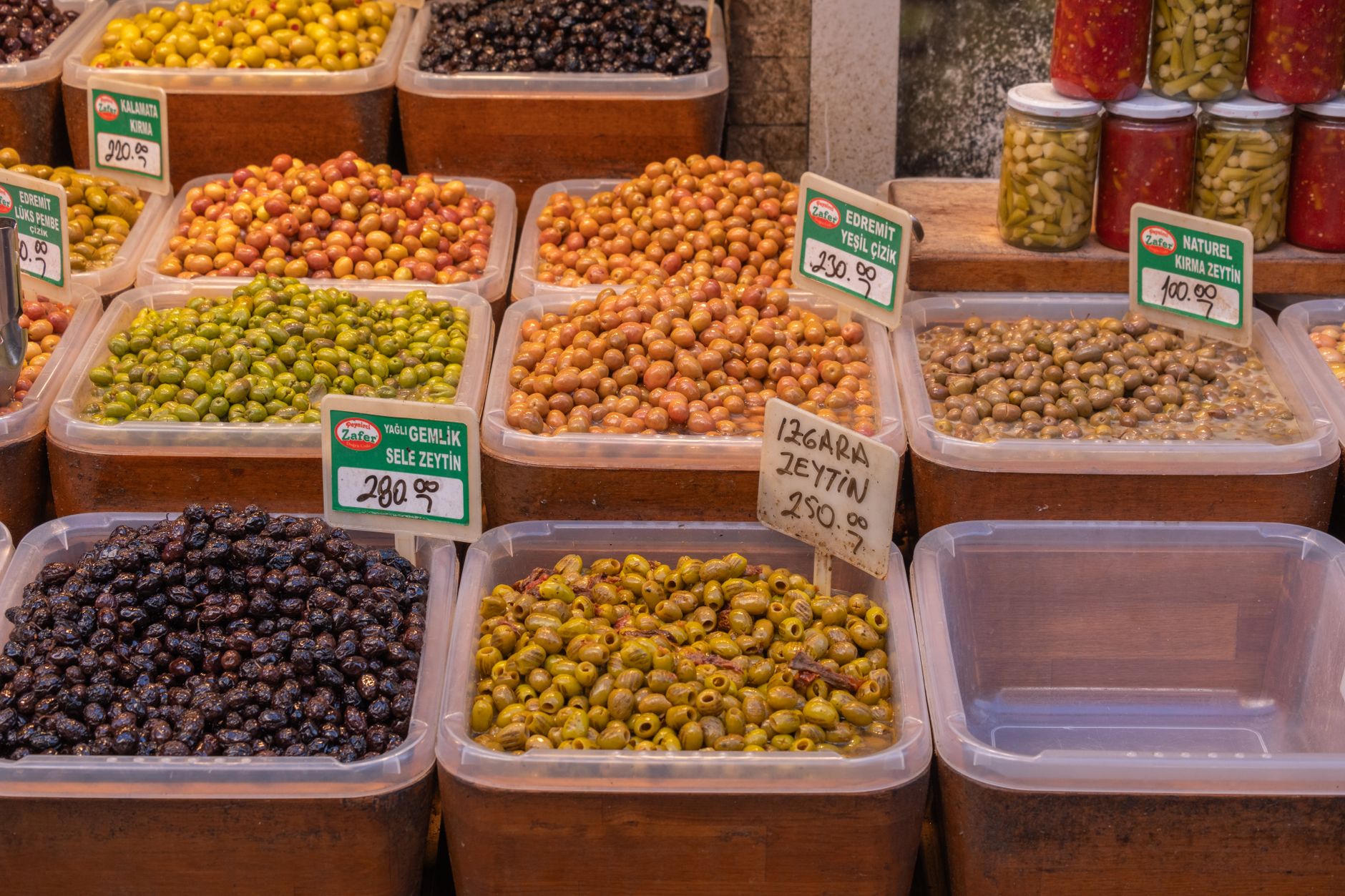 Black Vs Green Olives: What’s The Real Difference?