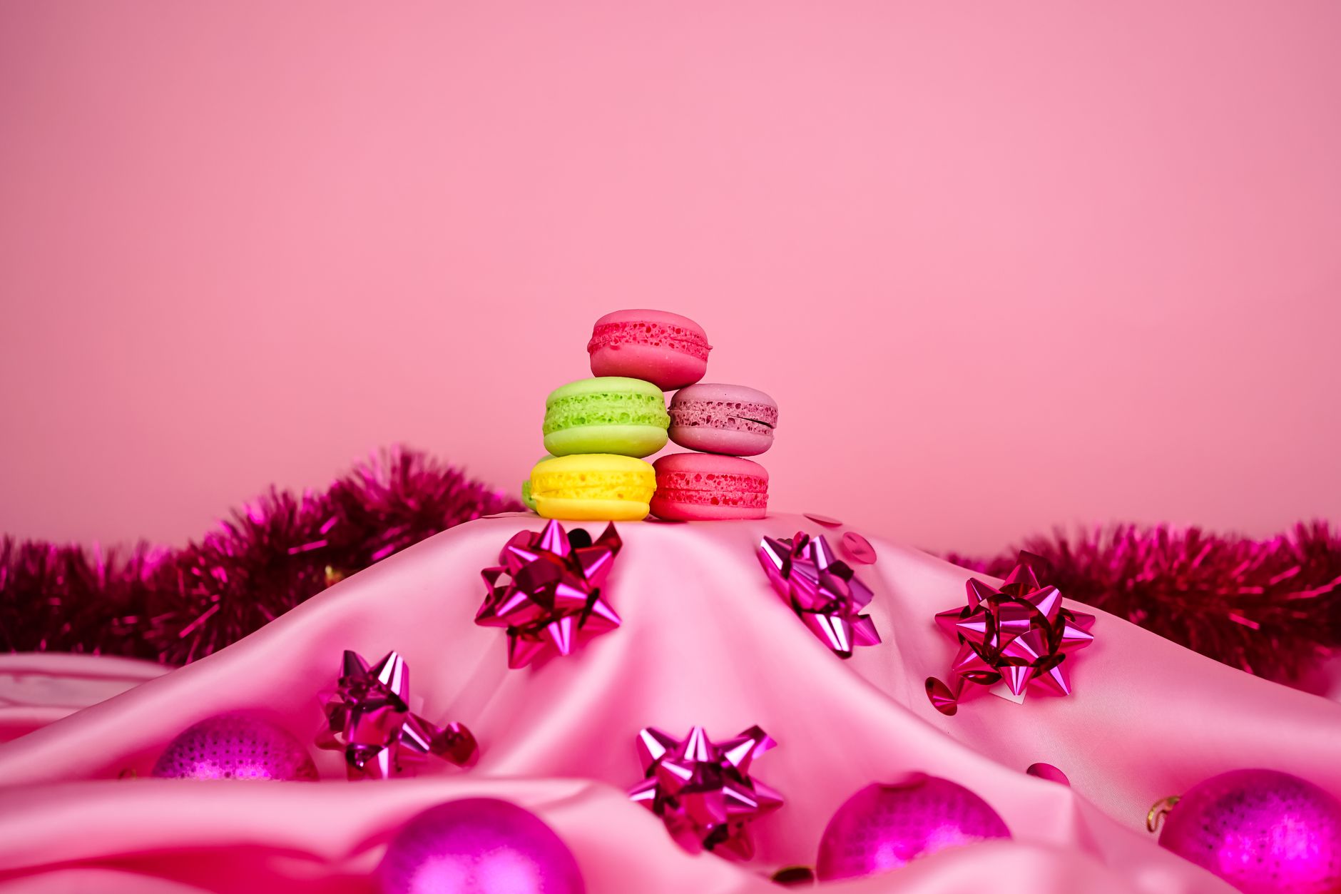 What's The Difference Between A Macaron And A Macaroon?