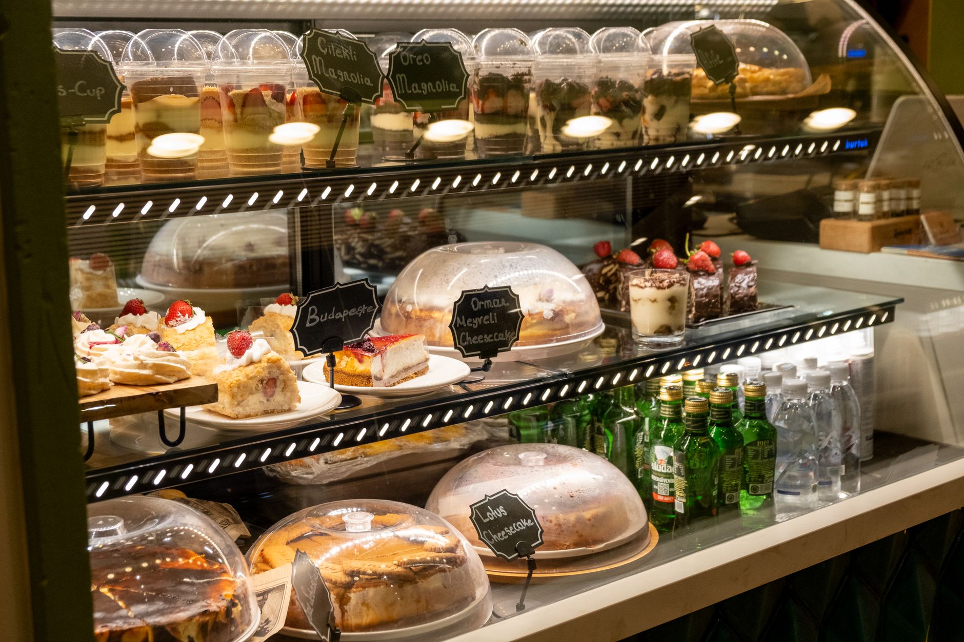Cups and Cakes Bakery Juice Bar Cafe Rumson Menu — What to Expect