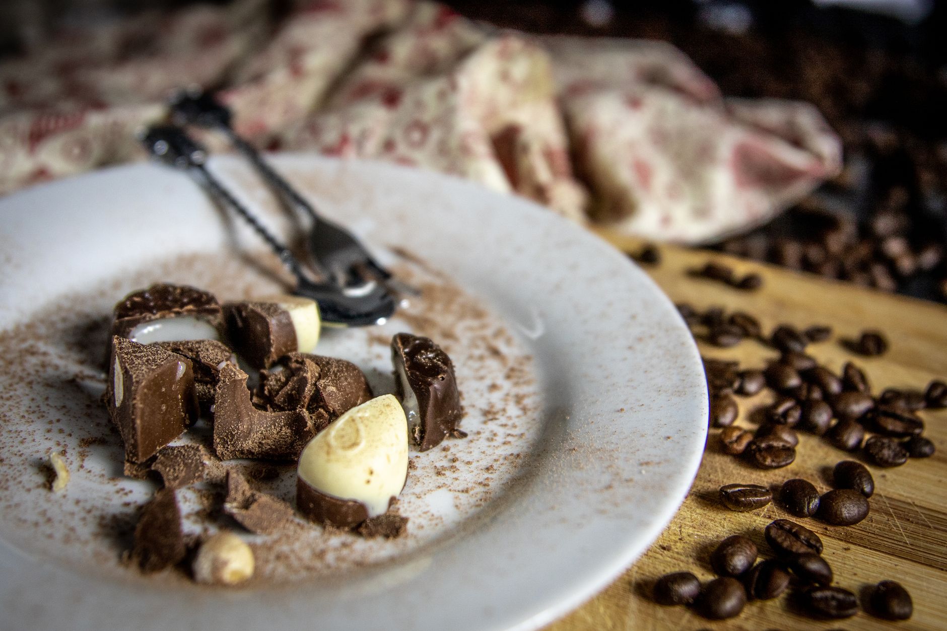 Caffeine in Chocolate: Dark vs Milk Chocolate Explained
