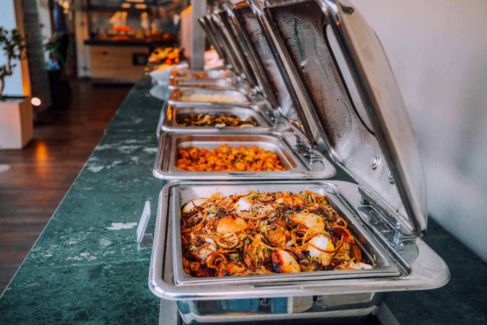 Closed Chain Buffets: 12 You’ll Never See Again