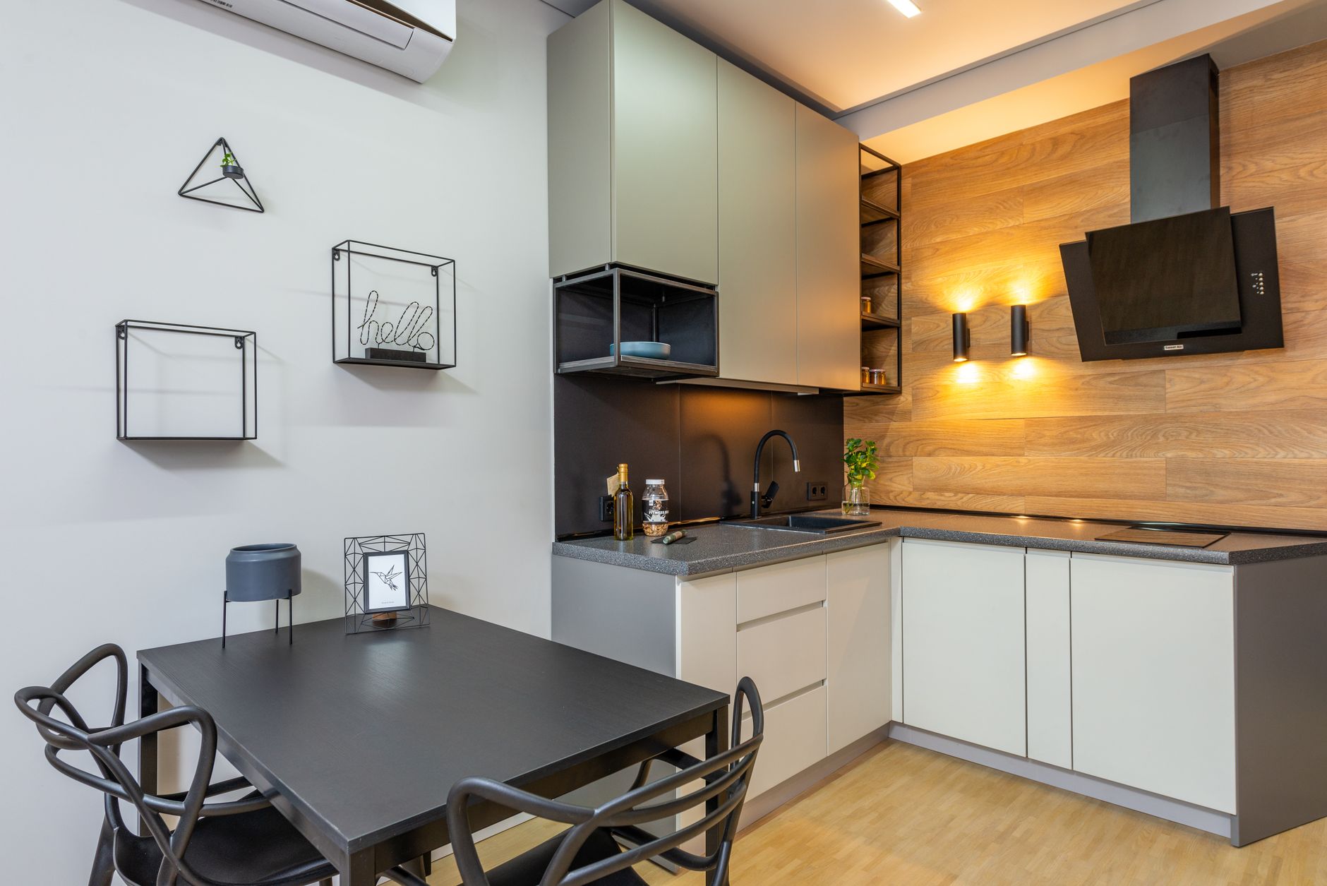 How to Make the Most of Your Compact C-shaped Kitchen
