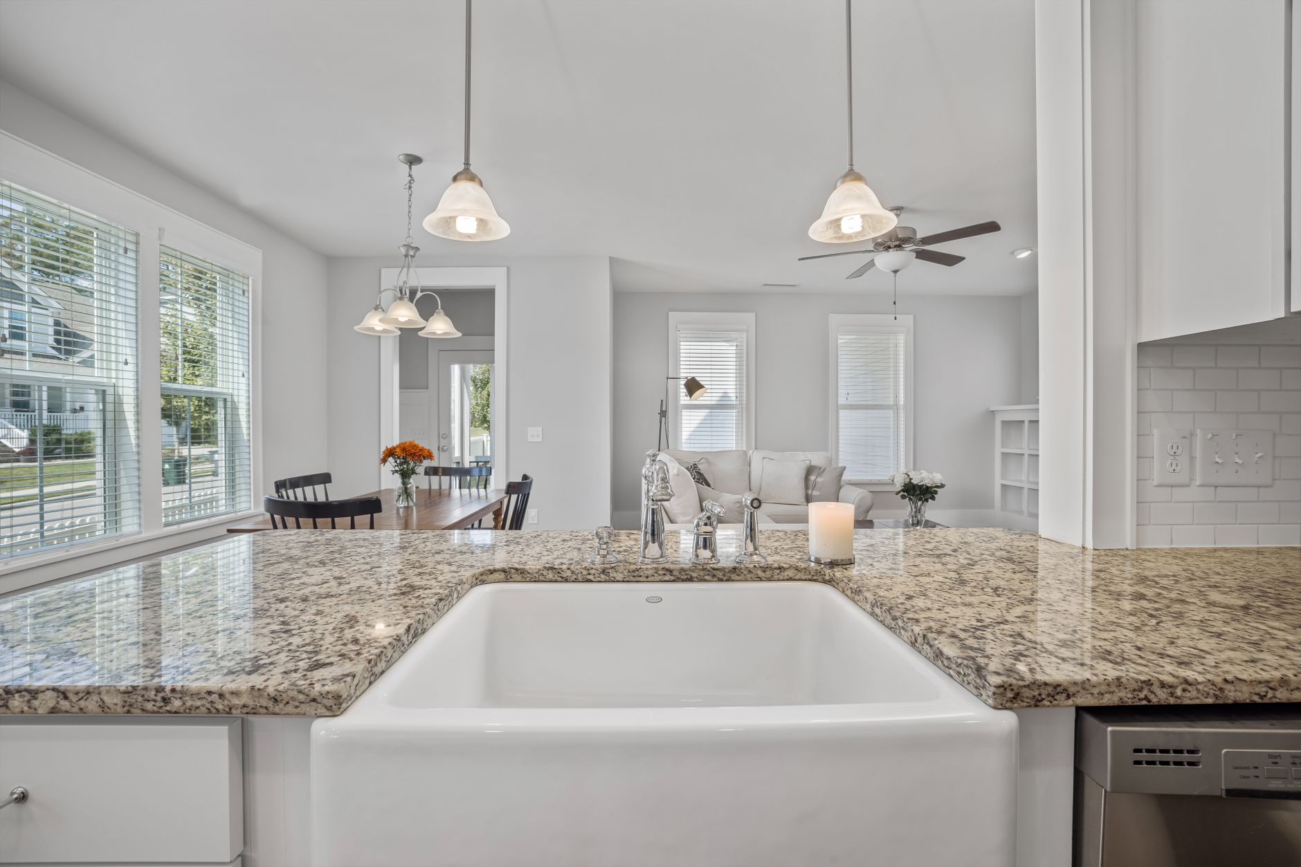 Farmhouse Sink: Which Style Fits Your Kitchen Best?