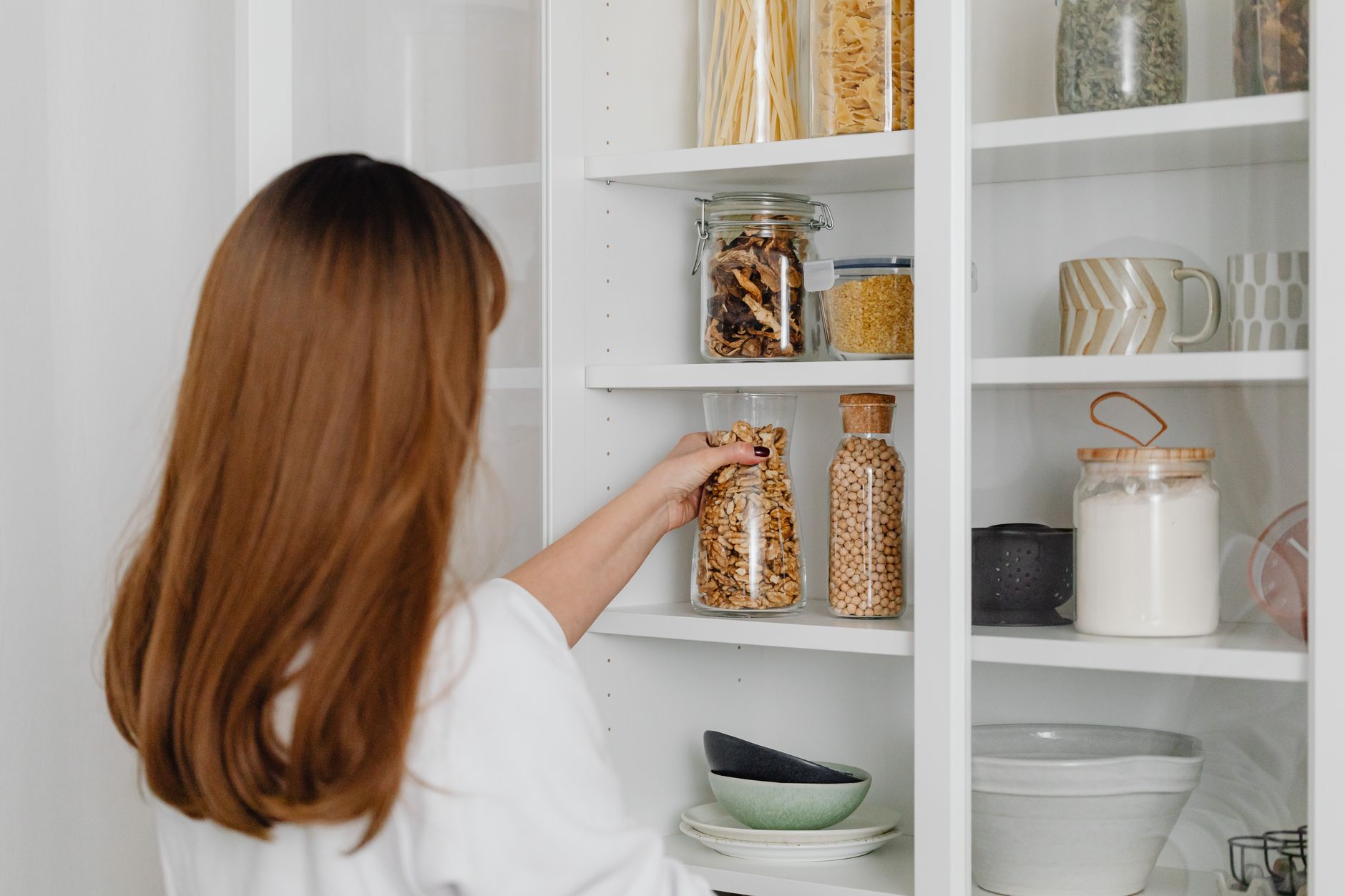 Kitchen Storage Solutions to Maximize Your Tiny Kitchen Space