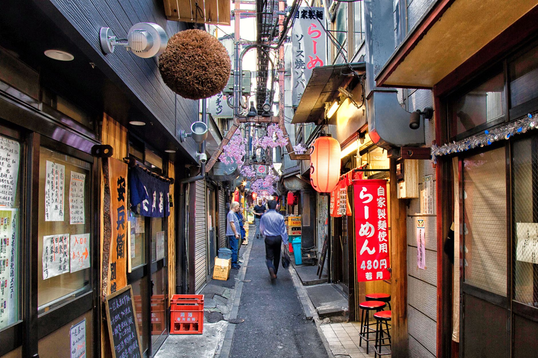 Discovering the Oldest Restaurants Around the World
