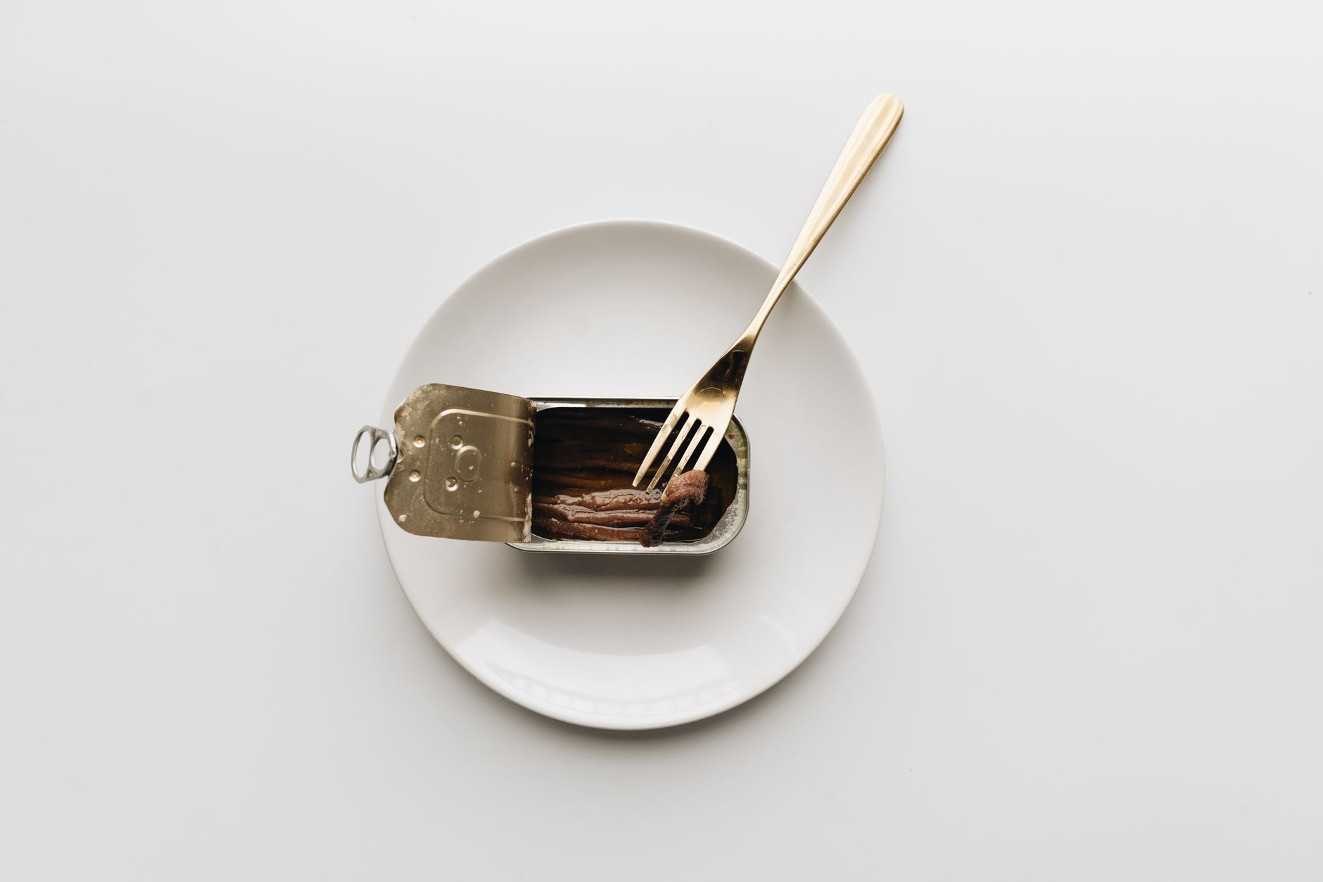 How to Open Can Without Opener: Safe & Simple Methods