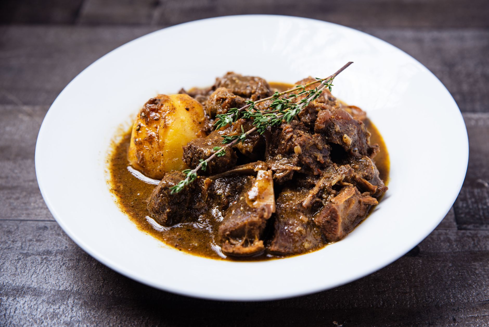 Oxtail Substitute: Best Cuts for Rich, Tender Braised Beef