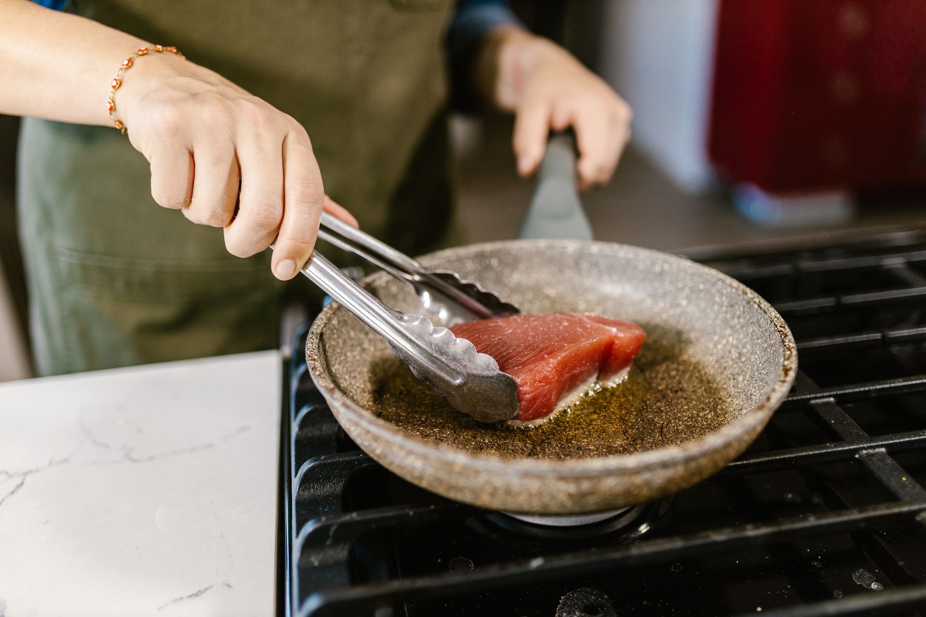 Searing Tuna Steaks: Butter or Oil – Which Works Best?