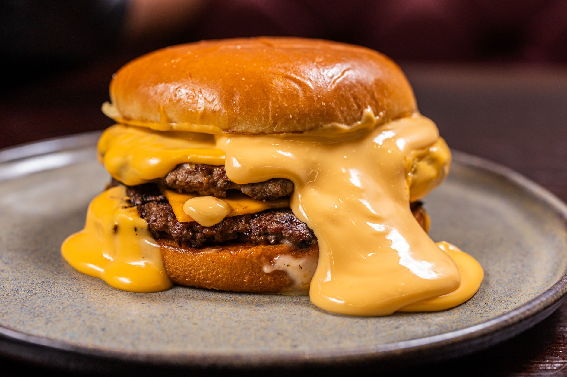Cheese for Burgers: American Versus Cheddar Comparison