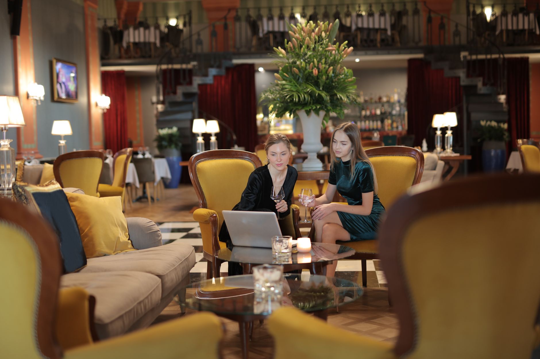 Discover the Best Hotel Bars US Travelers Love