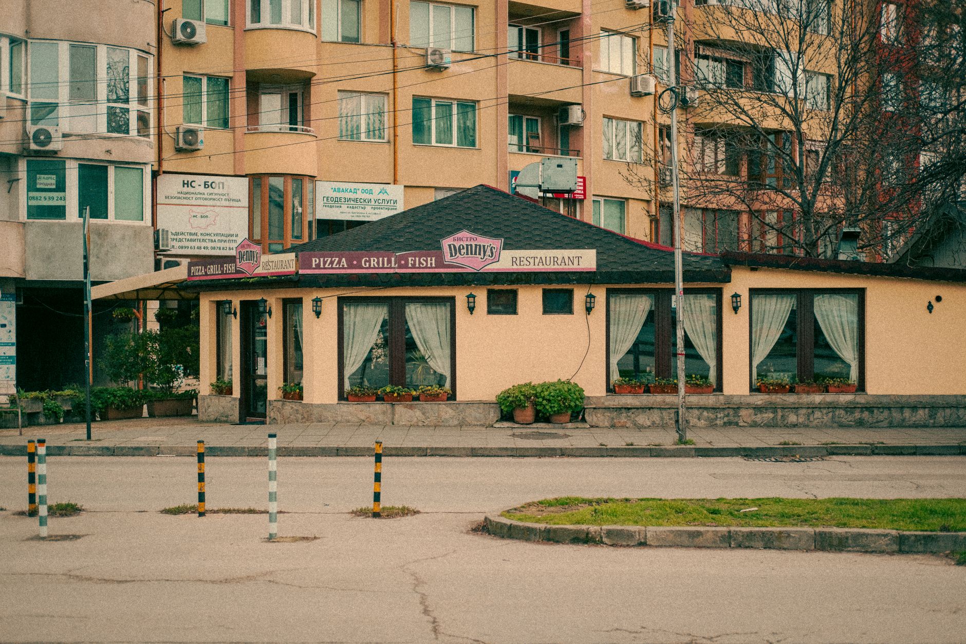 The Controversial 80s Restaurant Chain Born on April Fools' Day