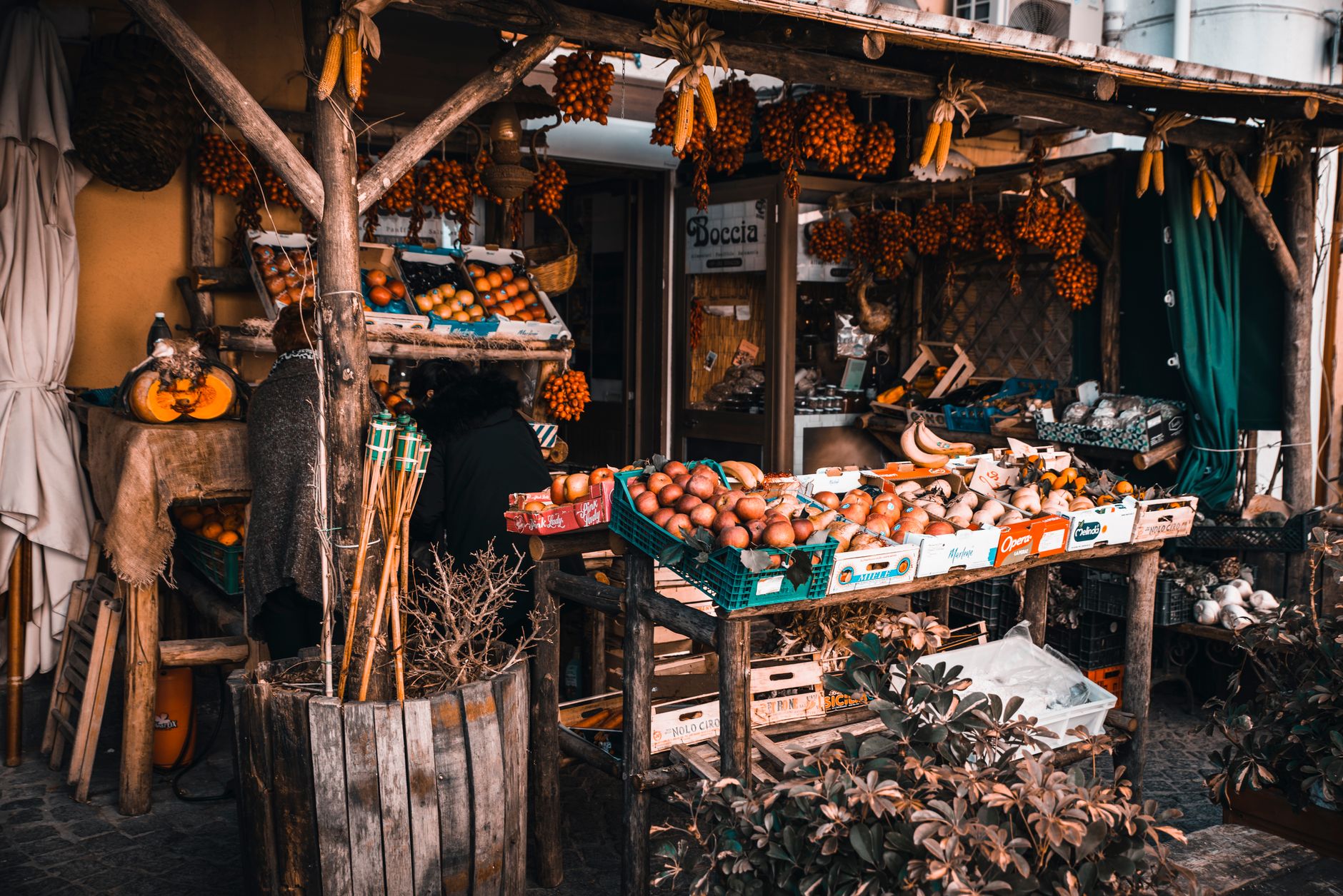 Cracker Barrel Store: Your Guide to Nostalgic Snacks & Seasonal Decor