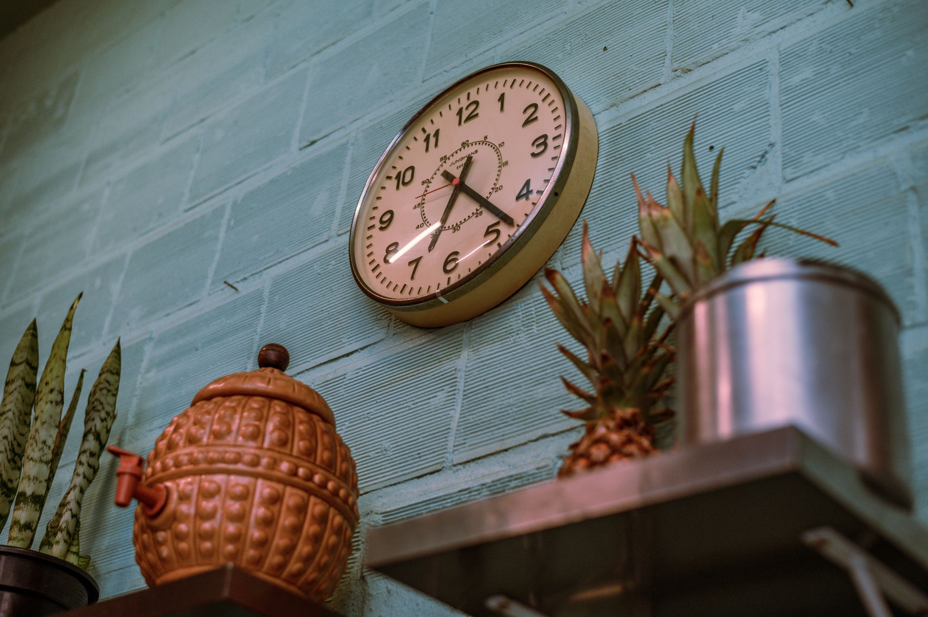 Retro Kitchen Gadget: Bringing Timeless Charm to Your Cooking Space
