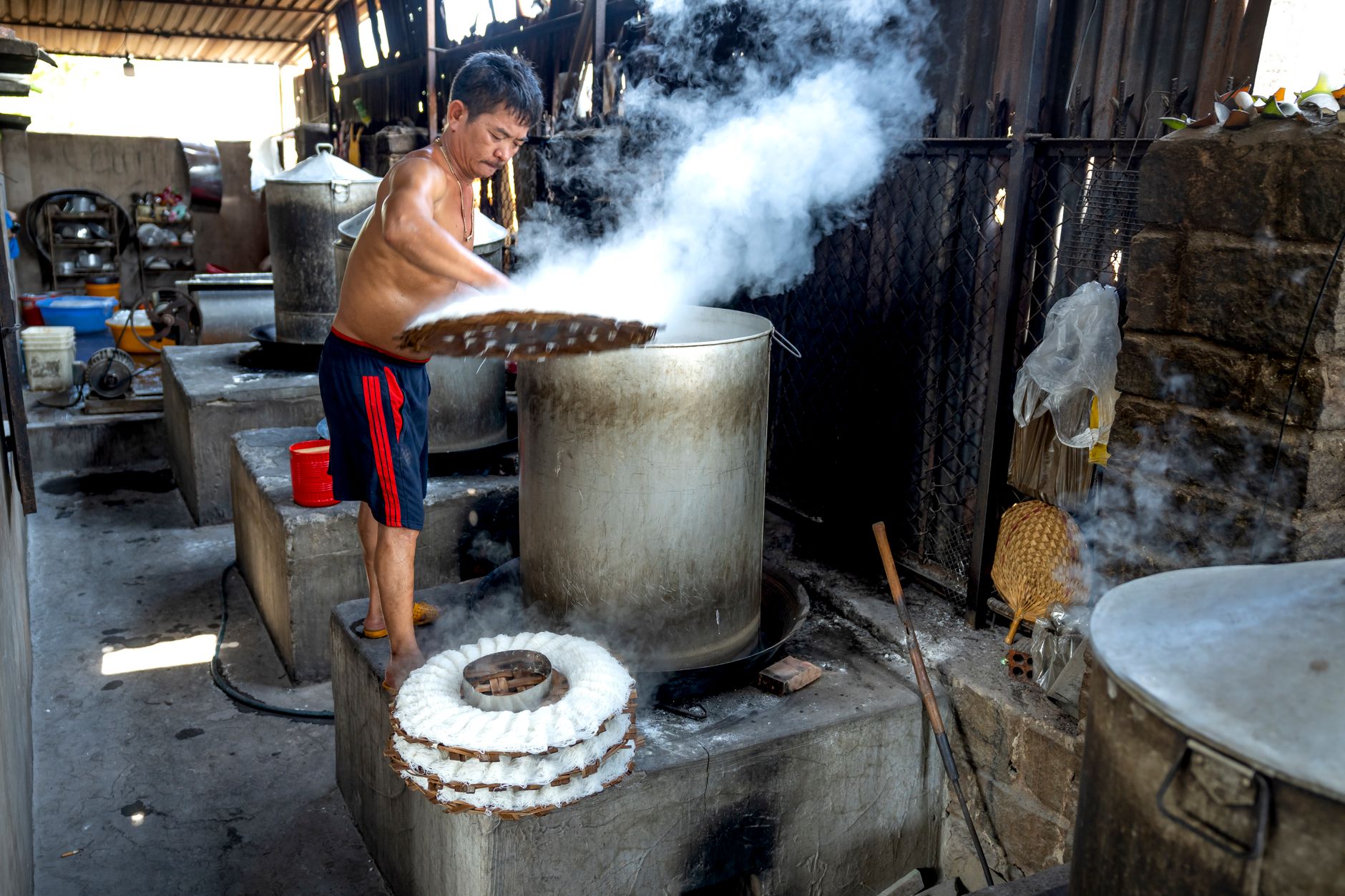 How Much Water Is Needed to Steam Tamales Perfectly?