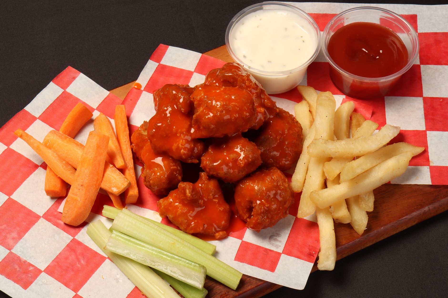 Buffalo Wild Wings flavors: Halal Buying Guide & Ranking