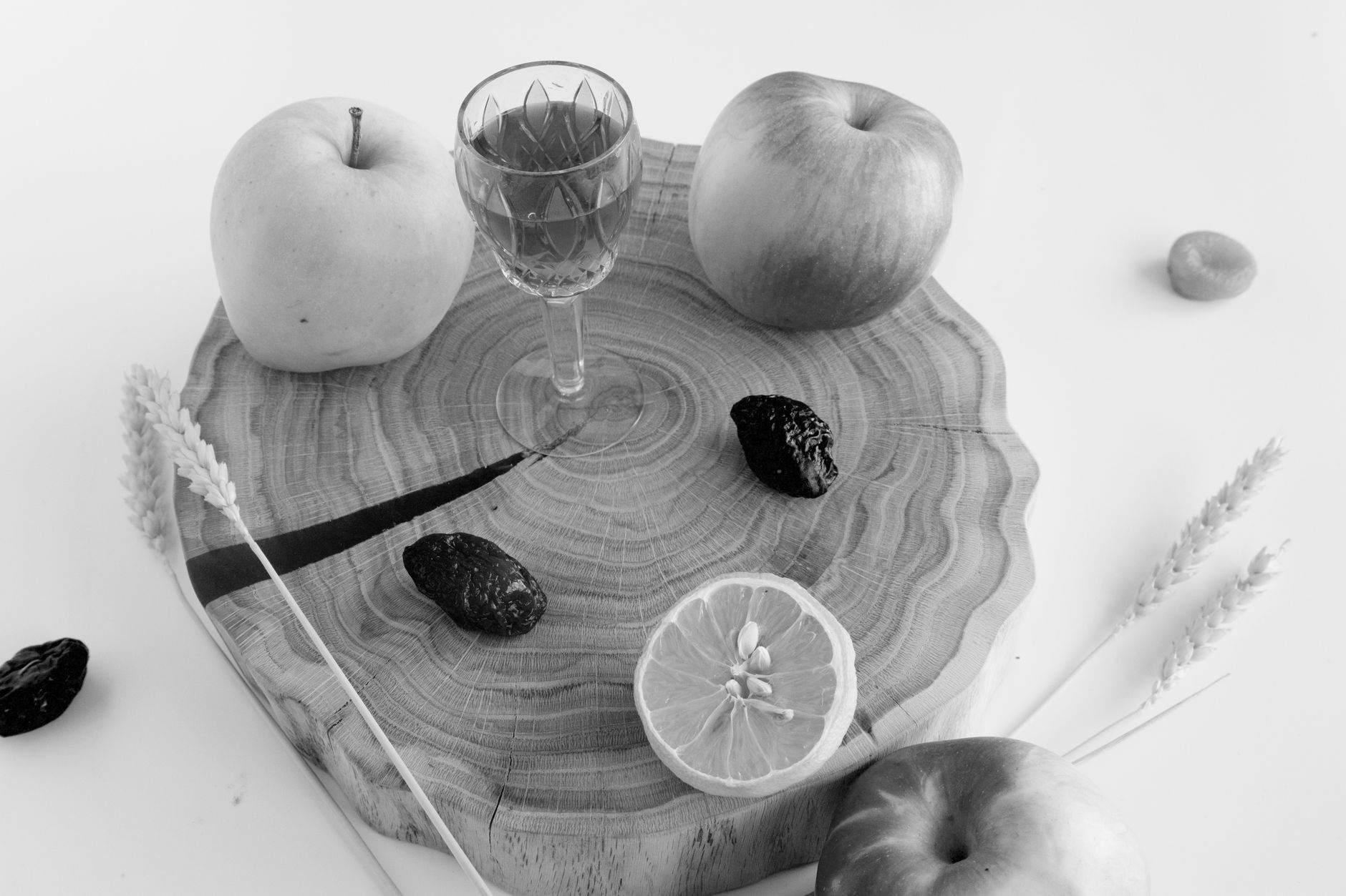 How To Build The Ultimate Rosh Hashanah Food Board